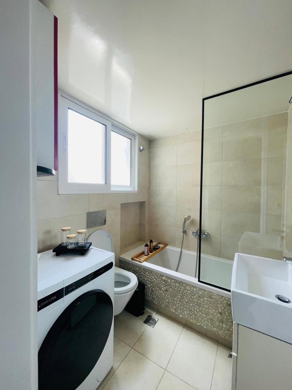Overview Boutique Apartment Athens Exterior photo